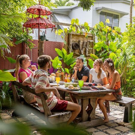Ostello Travellers Oasis Cairns Esterno foto
